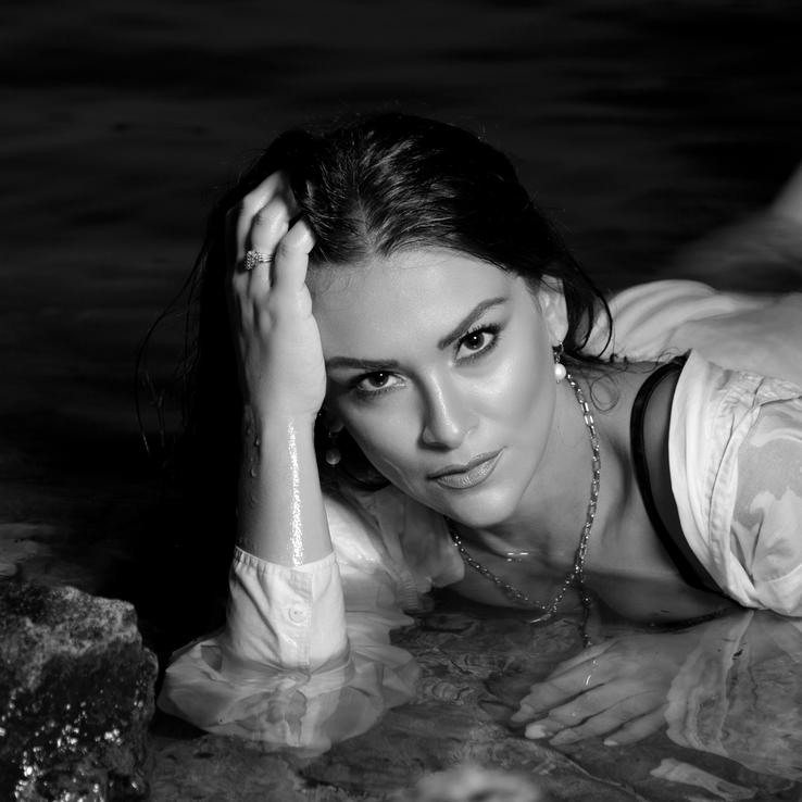 Black and white close up portrait in the sea